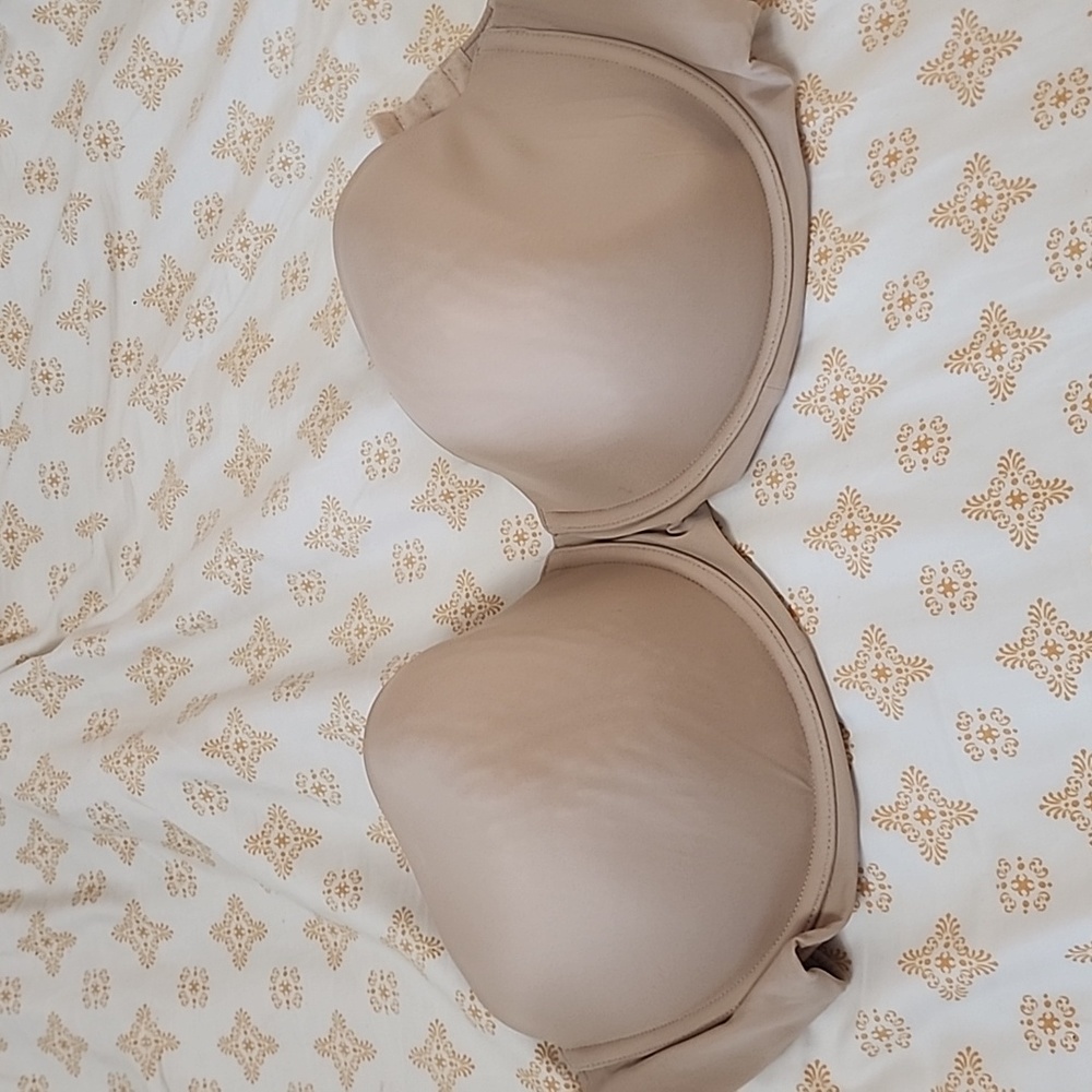Lightly Lined Multi-Way Strapless Bra